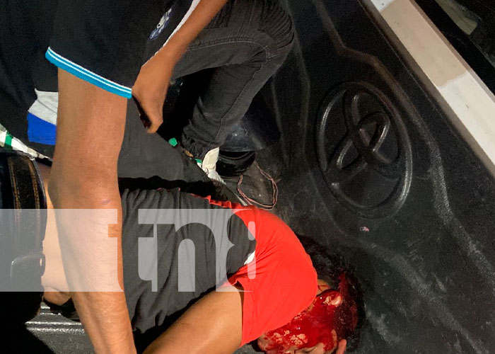 Motociclista se estrella contra una camioneta en Juigalpa, Chontales 