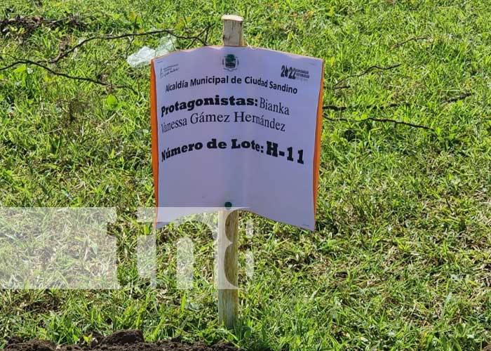 Entregan lotes de terrenos para viviendas en Ciudad Sandino, en Nicaragua