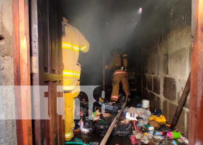 Familia lo pierde todo tras un incendio en su casa en Managua