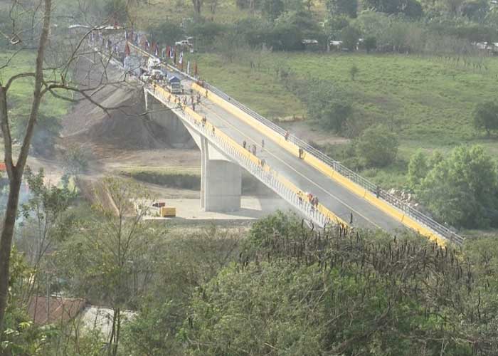Puentes y carreteras para la conexión vial de Nicaragua