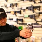 Se aprueba ley que restringe el uso de armas en Nueva York
