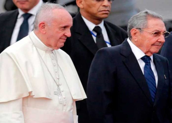 Papa Francisco confesó que tiene una buena relación con Cuba y Raúl Castro