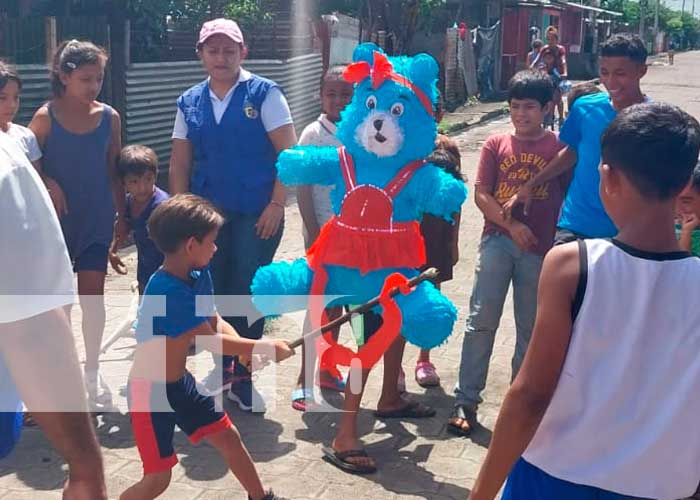 Niños gozan de mañana recreativa en Tipitapa