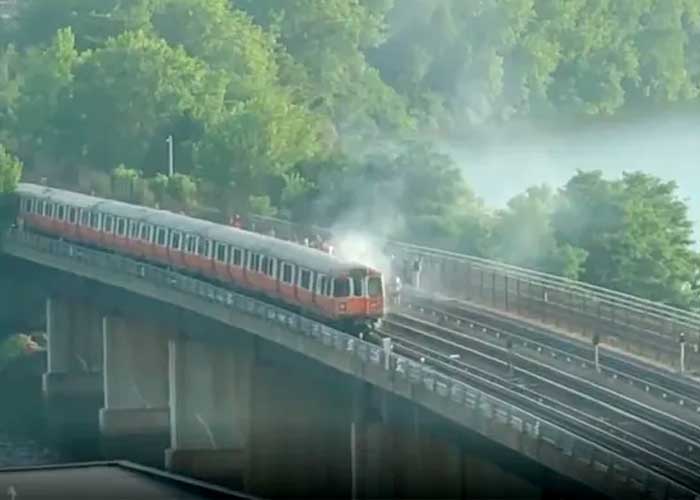 Tren en llamas desató pánico entre pasajeros en Massachusetts