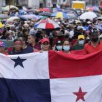Gremios de docentes extienden paro en Panamá