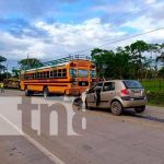 Taxi impacta con un bus en Siuna y deja a dos lesionados de gravedad