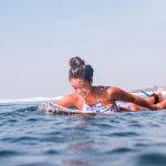 Amante de las olas japonesa visita las playas de Nicaragua