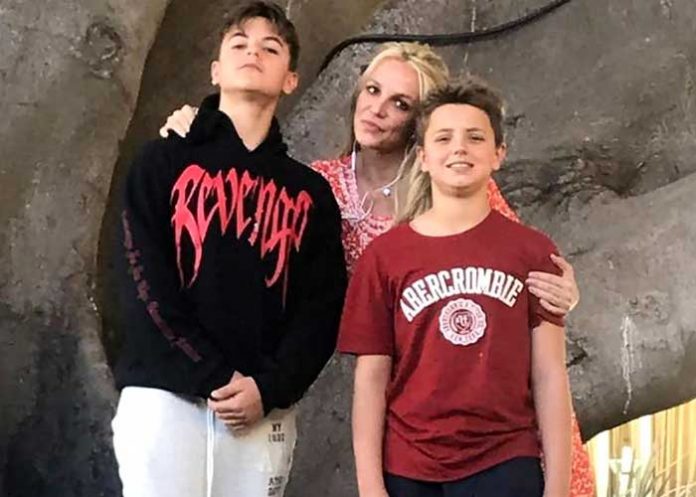 Viral: Filtran video de Britney Spears 'garroteando' a sus hijos