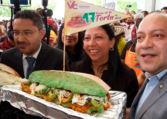 México rompe Récord Guinness de la torta más grande del mundo