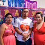 Celebra en Guatemala el Baby Shower de sus 2 esposas
