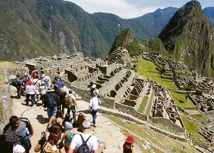 "Su último paseo": Trágico accidente en Perú cobra la vida de turistas