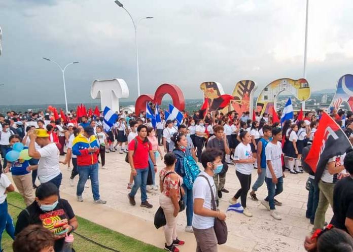 Caminata por aniversario de la Cruzada Nacional de Alfabetización en Managua
