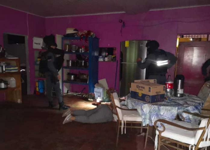 Funcionaria de Costa Rica y familia detenidos por supuesta explotación sexual