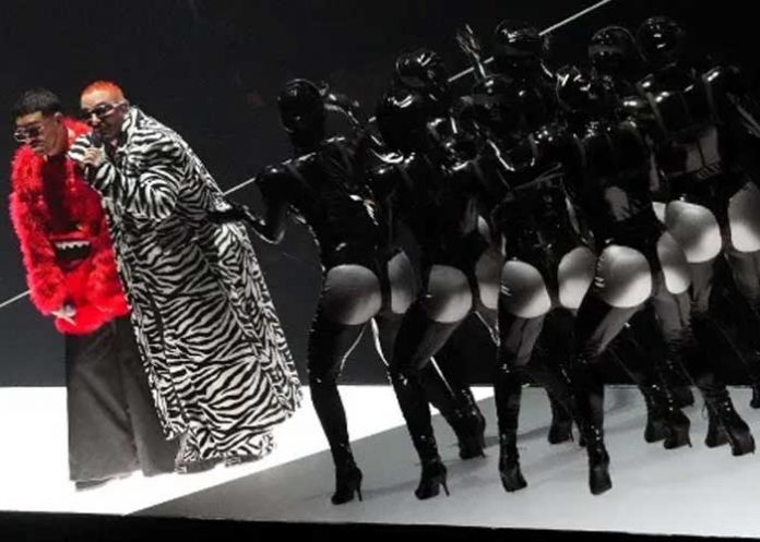 J Balvin recibe críticas por 'denigrar a la mujer' en los MTV VMA's