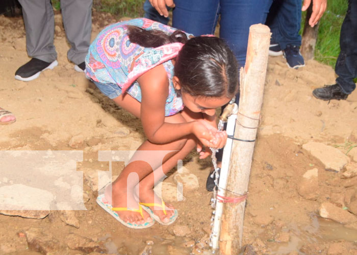 Inauguran puesto de agua potable en una comunidad de Nagarote