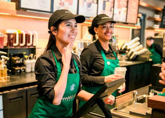 Starbucks es acusado por violar normas laborales