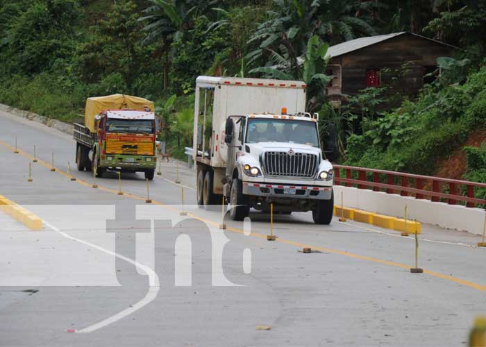 Carretera de concreto hidráulico avanza de Rosita a Bonanza