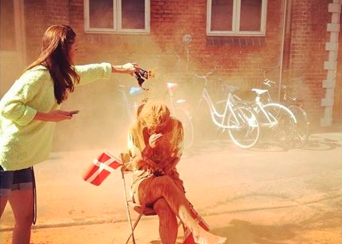 En Dinamarca te bañan con canela si a los 25 años seguís soltero