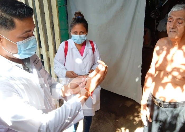 Realizan vacunación contra la COVID-19 en El Recreo Sur, Managua