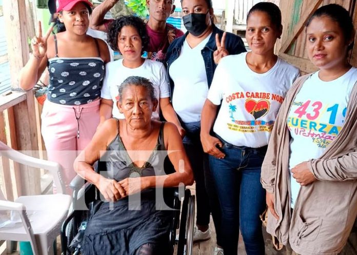 20 personas con discapacidad reciben medios auxiliares en Bilwi
