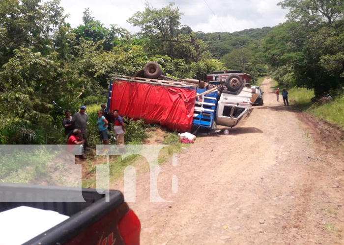 18 lesionados en vuelco de ruta en comarca la Manga, Acoyapa, Chontales