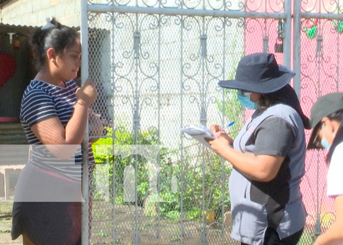 Vacunación voluntaria llega a las familias del barrio Villa Cuba, Managua