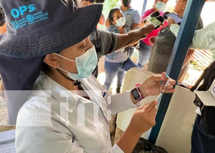 Completan esquema de vacunación contra la COVID-19 en Managua