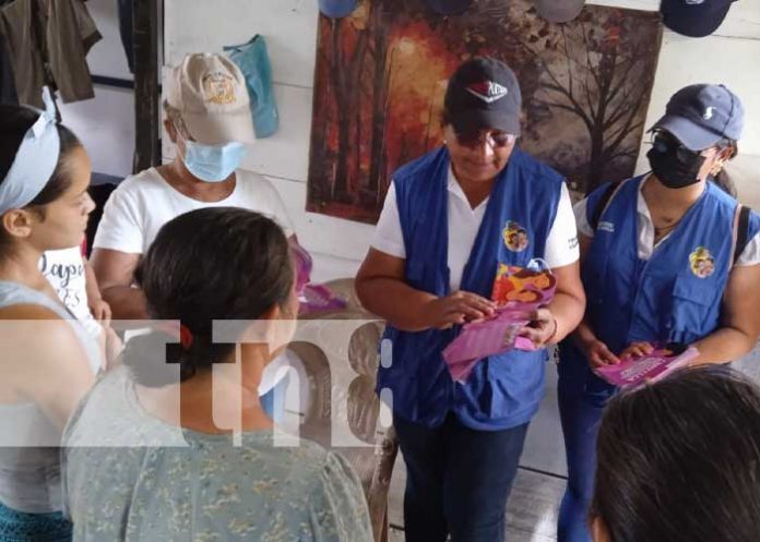 Entregan Cartilla de Prevención de Femicidios en comarca de Managua