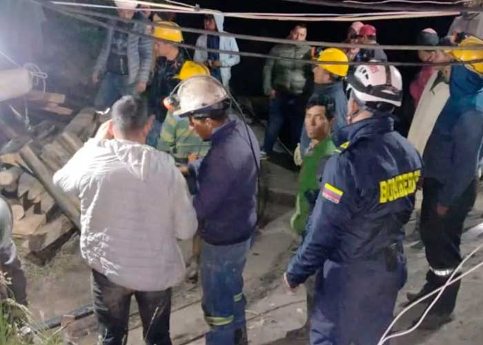 Sanos y salvos rescatan a trabajadores atrapados en una mina de Colombia