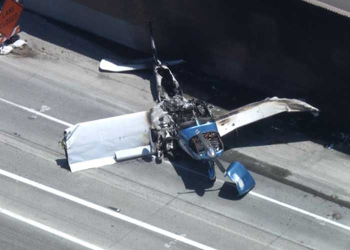 Avioneta se estrella en una autopista de California