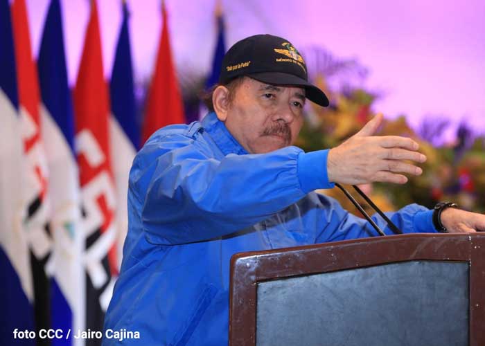 Presidente Daniel Ortega en acto del 43 aniversario de la Fuerza Aérea de Nicaragua