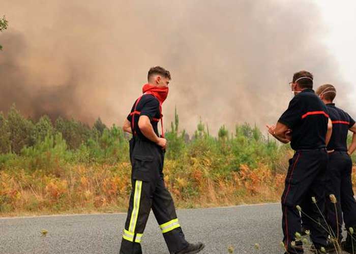 Incendios forestales arrasan con Francia debilitada por la sequía