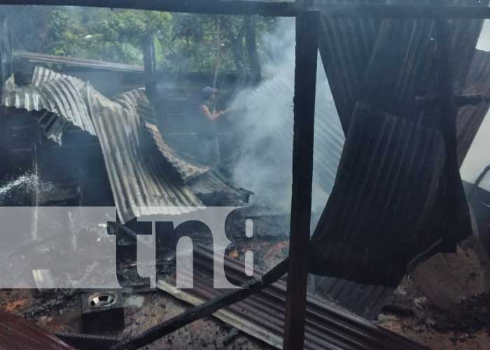 Incendio reduce a cenizas una vivienda en San Ramón, Matagalpa