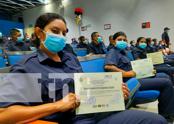 Entregan 45 diplomas a nuevos apagafuegos en Managua