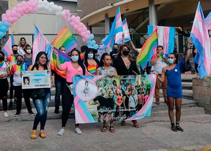 Evangélicos en contra de LGBT en desfiles patrióticos en Honduras