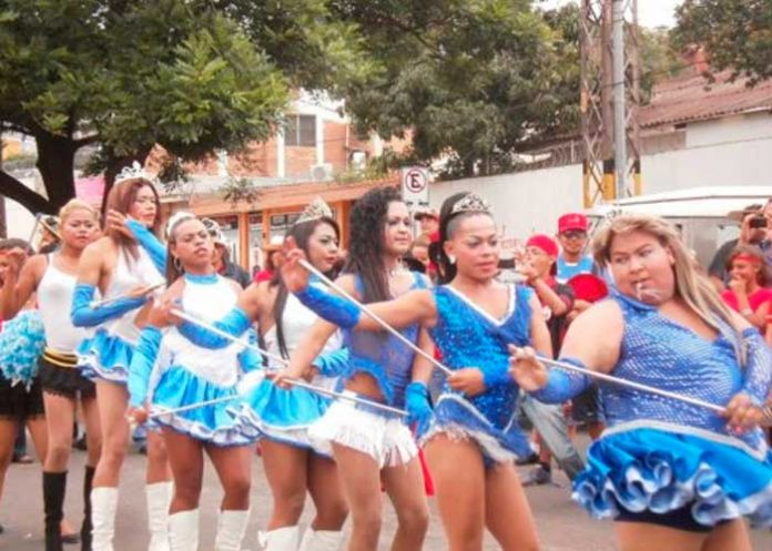 Evangélicos en contra de LGBT en desfiles patrióticos en Honduras
