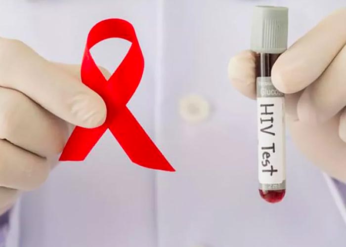 La adolescente de 15 años se inyectó sangre VIH positivo