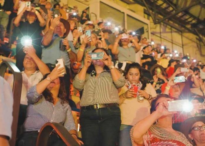 Loto Nicaragua en concierto Tigres del Norte