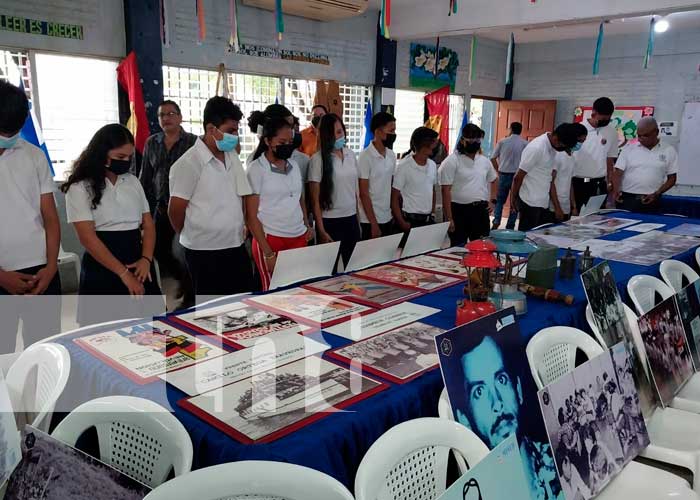 Inauguran museo digital "42 alfabetización" en el Instituto Ramírez Goyena