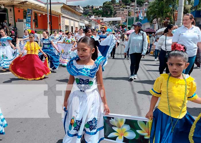 Más de dos mil estudiantes participan en desfile patrio en Matagalpa