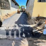 Mejoramiento vial en calles de Casas para el Pueblo en Managua