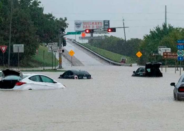 Lluvias dejan un muerto en Texas tras declarar estados de desastre