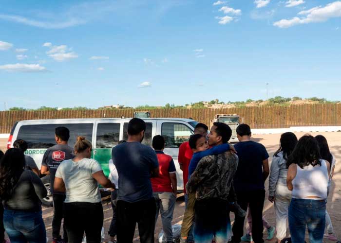 ¡Amargo sueño americano! Para más de 100 migrantes abandonados en Texas