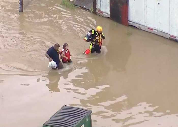 Lluvias dejan un muerto en Texas tras declarar estados de desastre