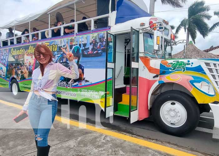 Bus turístico del Puerto Salvador Allende se une a las festividades del hípico