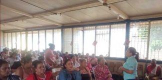 Entrega de financiamiento de Usura Cero para mujeres en Bonanza
