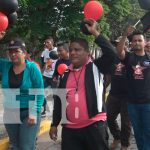 Familias sandinistas caminan con orgullo patrio en la Isla de Ometepe