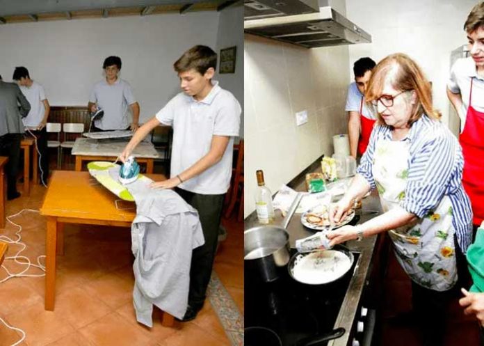 ¡Interesante! Escuela muestra a estudiantes cómo hacer oficios del hogar