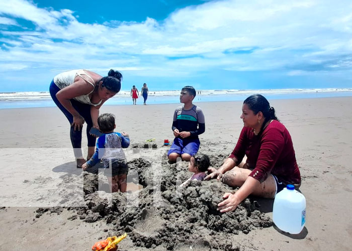 Gran afluencia de familias en Pochomil y Masachapa durante días patrios