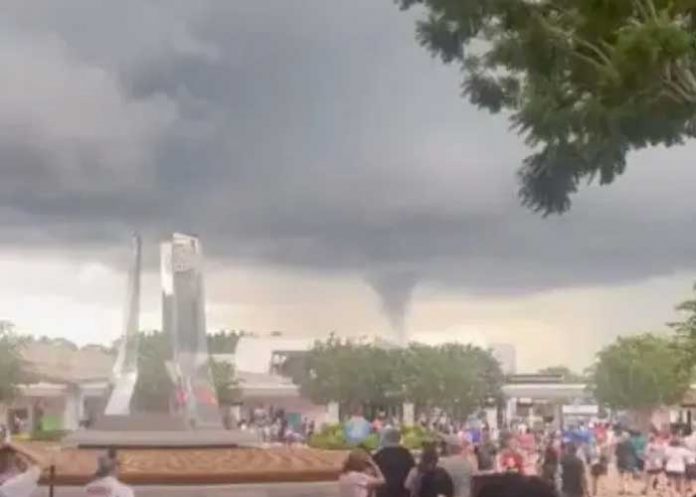 Señal del apocalipsis: Terrorífica nube espanta a visitantes de Disney World